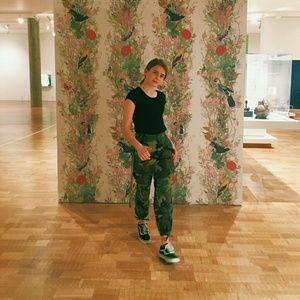 Meet your Posher, Ellena